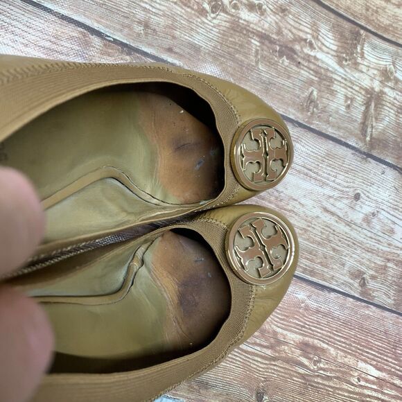 Tory Burch Pumps Heels Wedge Size 8.5M Caroline Nude Tan Patent Leather - Picture 10 of 13